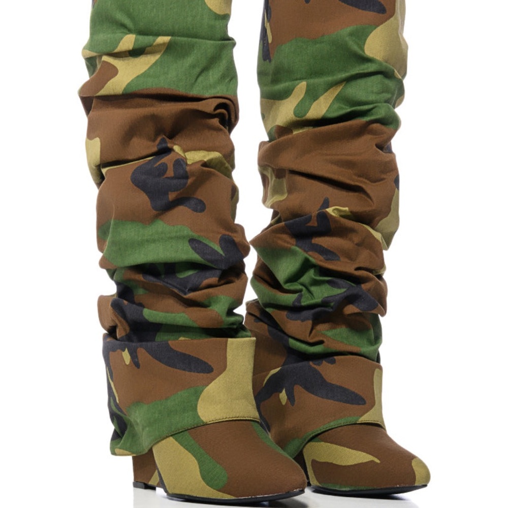 Camouflage Slouchy Wedges Boots